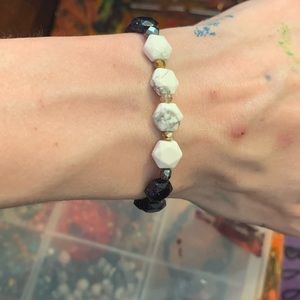 Howlite & goldstone bracelet